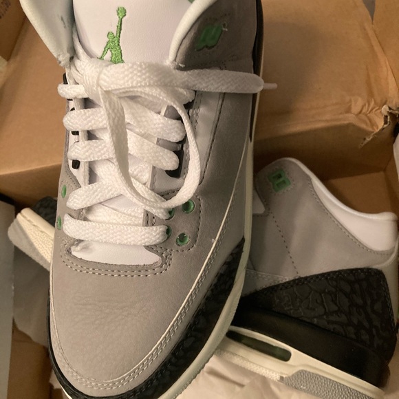 Jordan retro chlorophyll - Picture 3 of 3